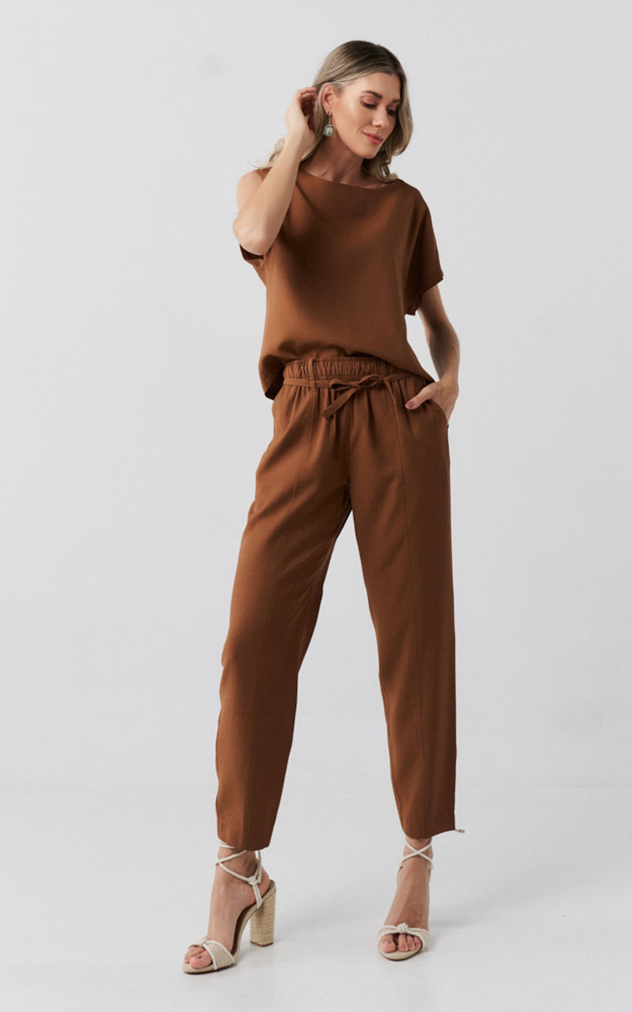 pant and top set in brown 