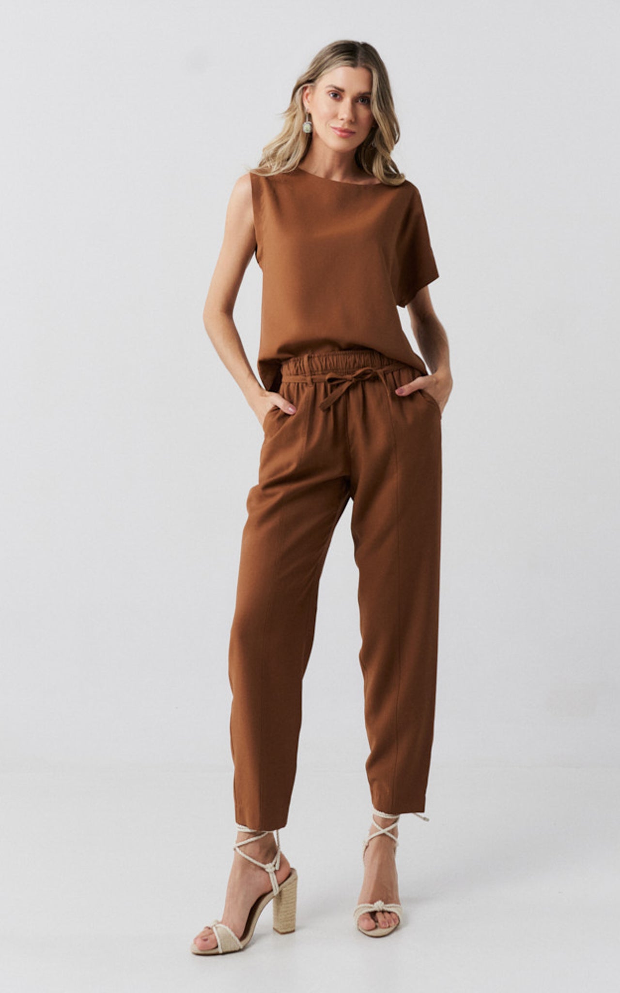 pants and top in brown 