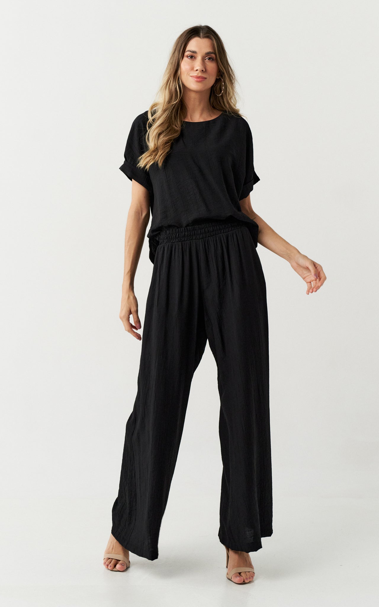 Light weight summer long pants set for women in black. made from breathable viscose.