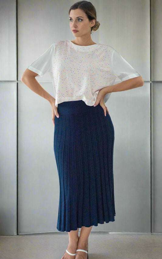 pleated skirt in 