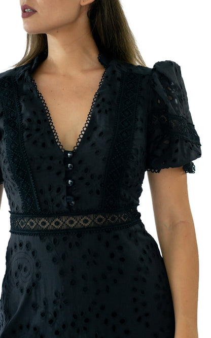 women black V neck with sleeves 